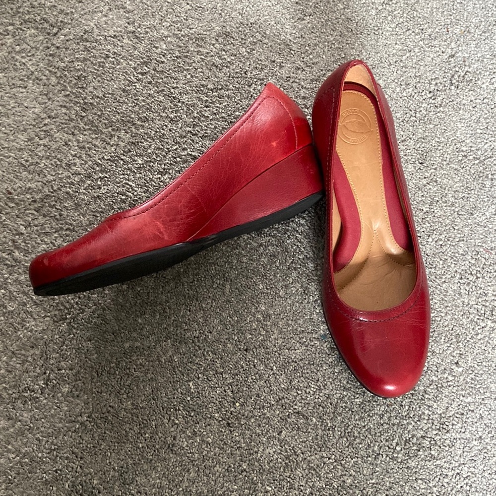 New without box Nurture red leather shoes. 8.5 Women